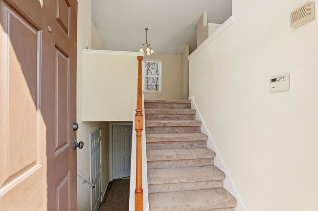 Foto del edificio - 3BR Split Level with 2 Car Garage in Jonesboro