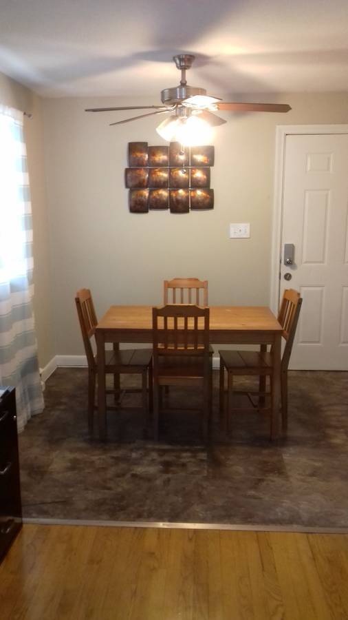 Foto del edificio - 27 Trout Brook Rd