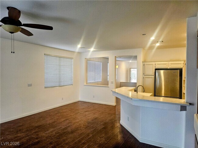 Foto del edificio - 2266 Surrey Meadows Ave