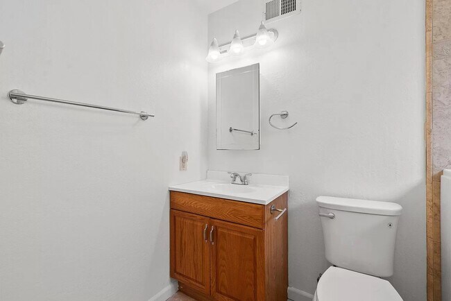 Foto del edificio - 3144 Coldwater Dr