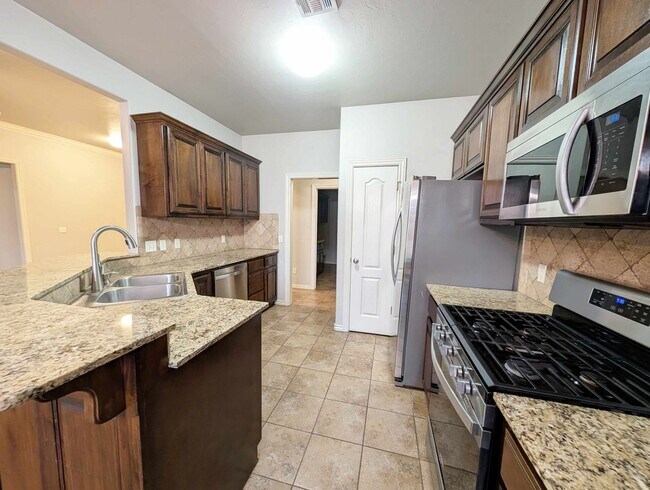 Foto del edificio - Three Bedroom Plus Study in Edmond