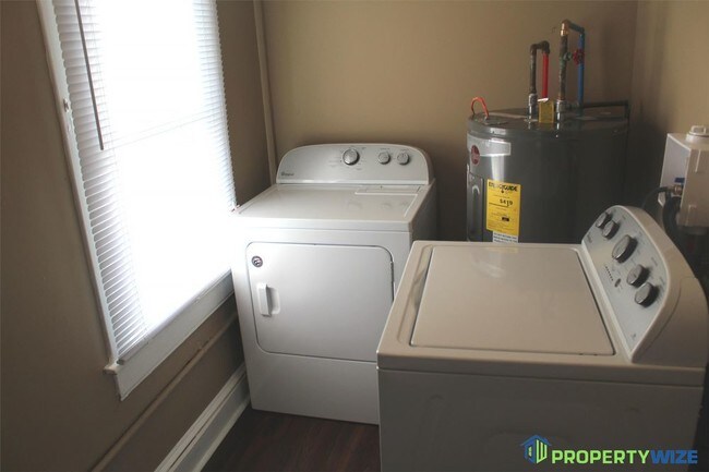 Building Photo - 204 Avondale Road