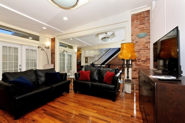 Building Photo - 147 W 40th St
