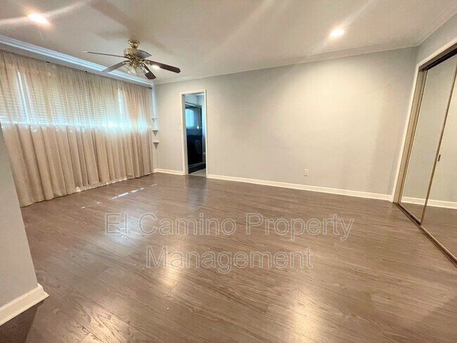 Building Photo - 12129 Anderberg Ave