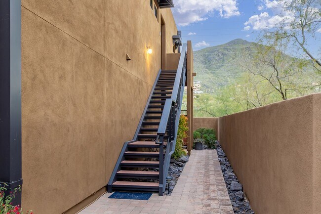Foto del edificio - FULLY FURNISHED, CAVE CREEK Mountain side ...