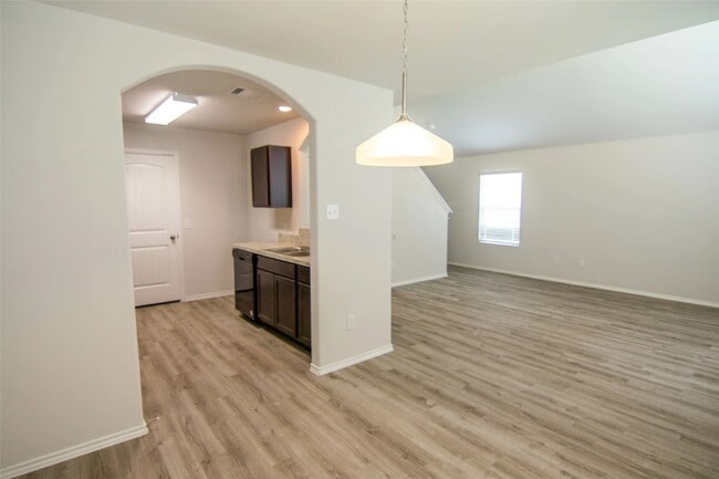 Building Photo - 17314 Cuthbert St