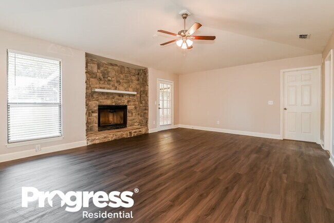 Building Photo - 1621 Windy Oaks Dr W