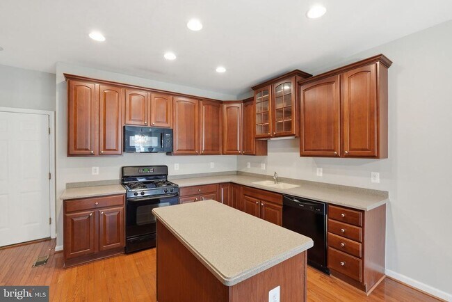 Foto del edificio - 6008 Preswell Ct