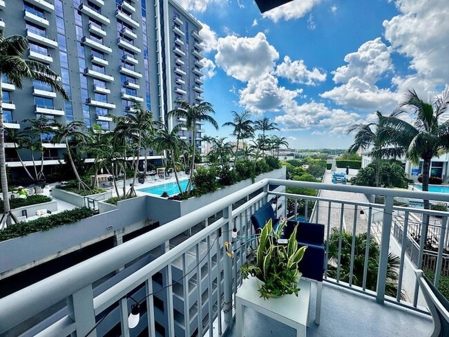 Photo - 300 S Australian Ave Apartment