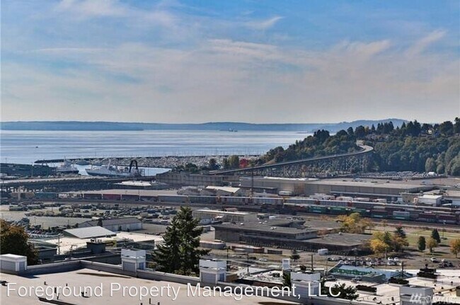 Foto del edificio - 3 br, 3 bath House - 2261 12th Ave W