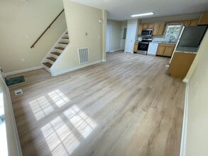 Building Photo - 907-B N Greensboro St Building Photo - 907-B N Greensboro St