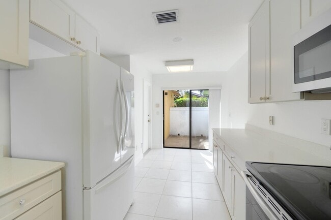 Building Photo - 6090 Aloma Ln