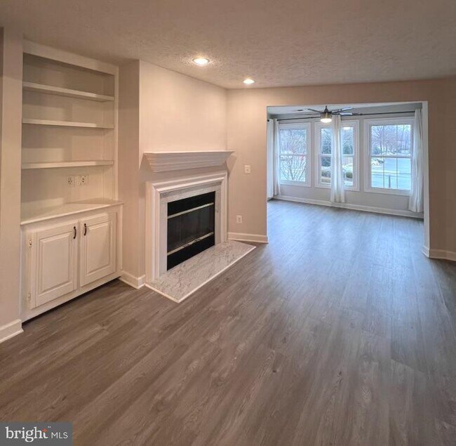 Foto del edificio - 12005 Ridge Knoll Dr