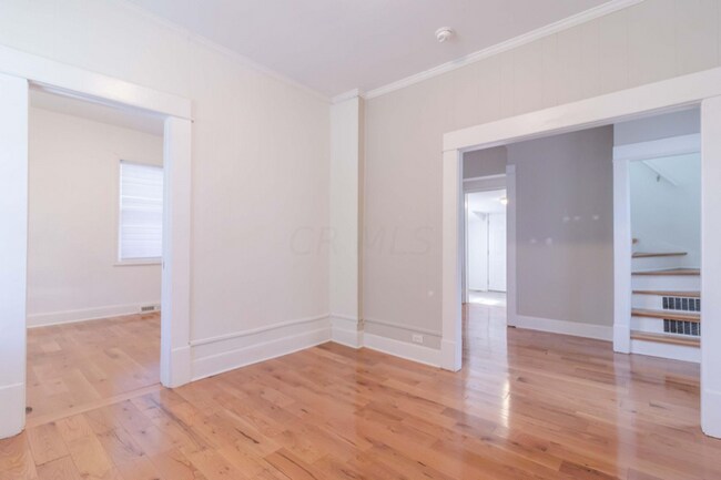 Foto del edificio - 319 Brehl Ave