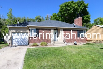 Building Photo - 1239 E Ridgedale Ln