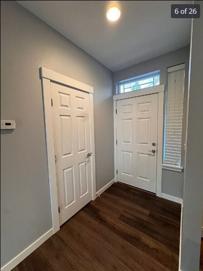 Building Photo - Star Lake Federal Way town home - 2 bedroom 2.5 bath, 1 car garage - Available NOW!