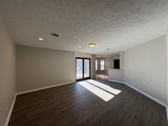 Building Photo - 110 Commanche Trl