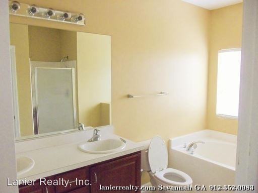 Building Photo - 396 Stonebridge Cir