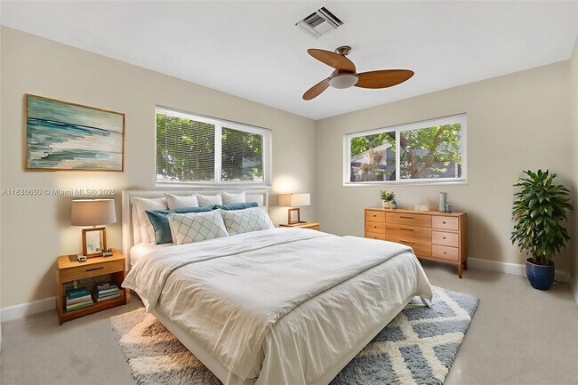 Foto del edificio - 330 NE 42nd Ct