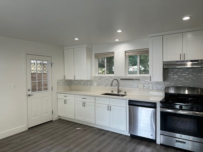 backdoor/kitchen - 111 W Claremont St