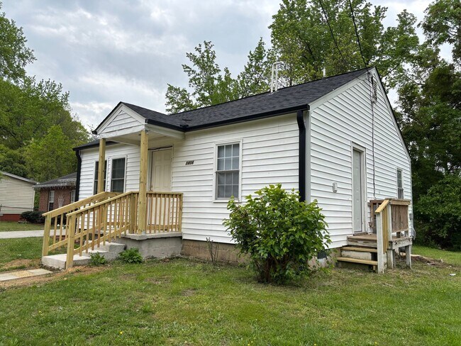 Building Photo - 2 BED, 1 BATH HOME LOCATED IN HIGH POINT