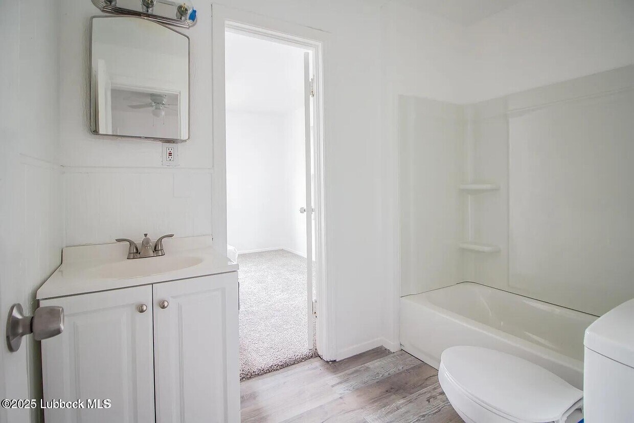Foto principal - 2218 25th St