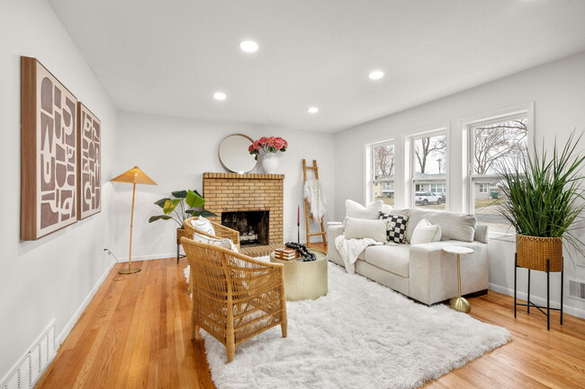 Building Photo - 709 SW 7 St