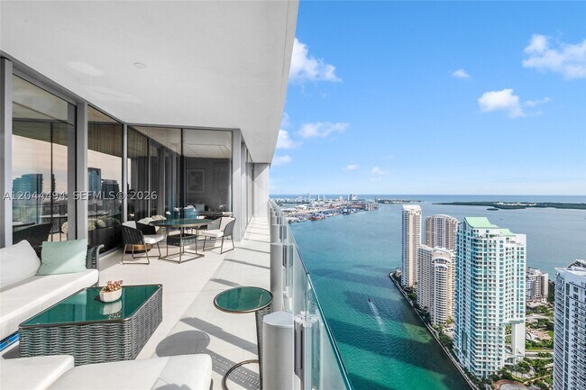 Foto del edificio - 300 Biscayne Blvd