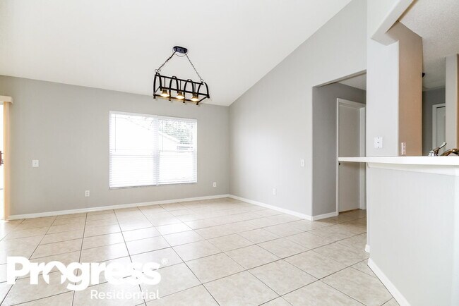 Building Photo - 12615 Midpointe Dr