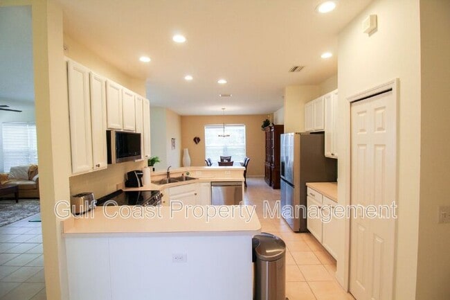 Building Photo - 5744 43rd Ct E