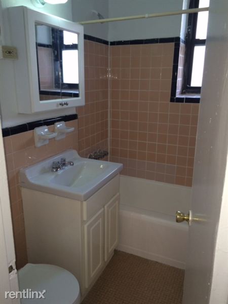 Building Photo - 8750 Kingston Pl