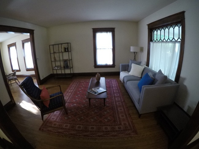 Building Photo - 863 S Illinois St