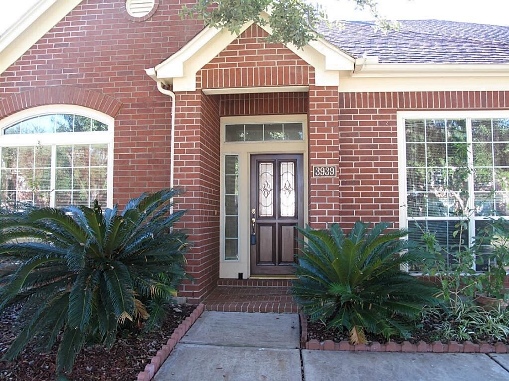 Primary Photo - 3939 Shadow Trace Cir