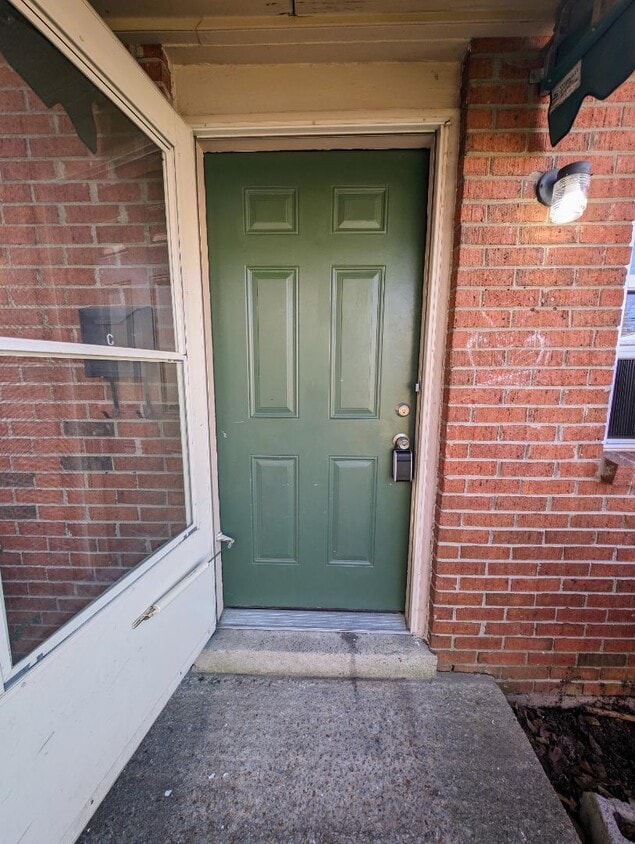 Photo - 905 Fatherland St - 905 C