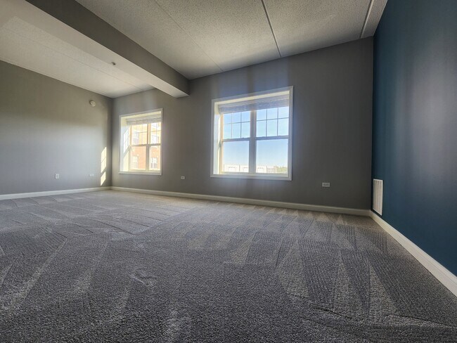 Building Photo - 153 Pointe Dr