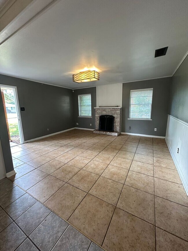 Building Photo - Rental Property