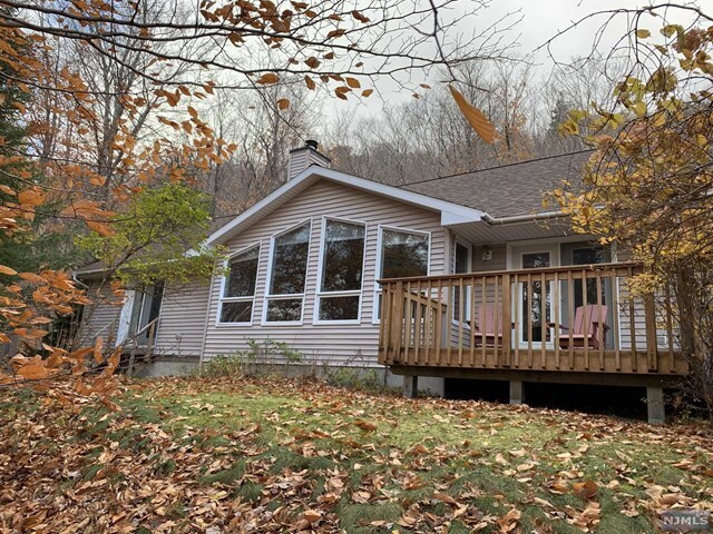 Primary Photo - 105 Cedar Ln