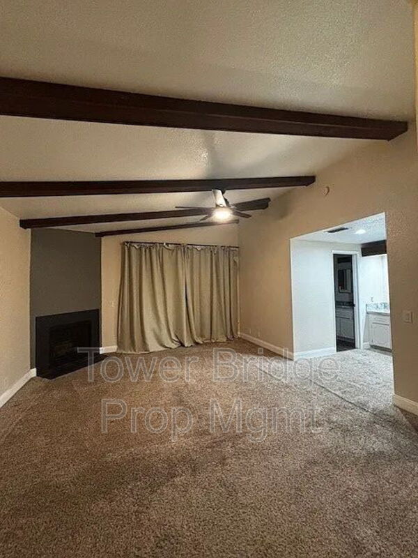 Foto del edificio - 7831 Hampton Ln