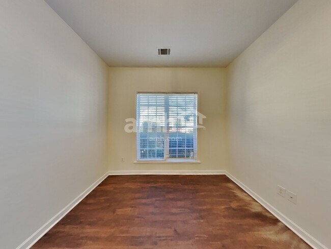 Foto del edificio - 237 Mott Rd