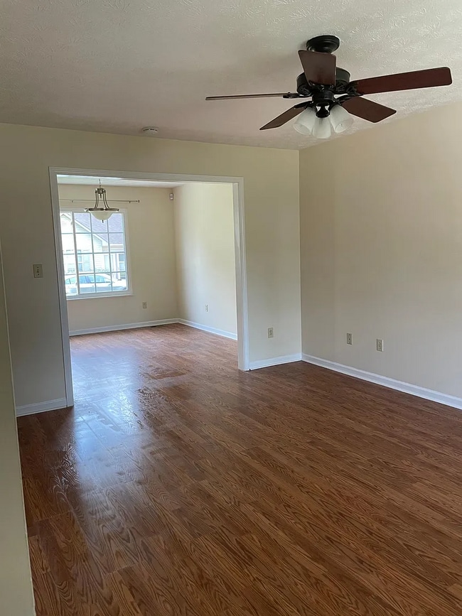 Foto del edificio - 1216 W Broadway Ave