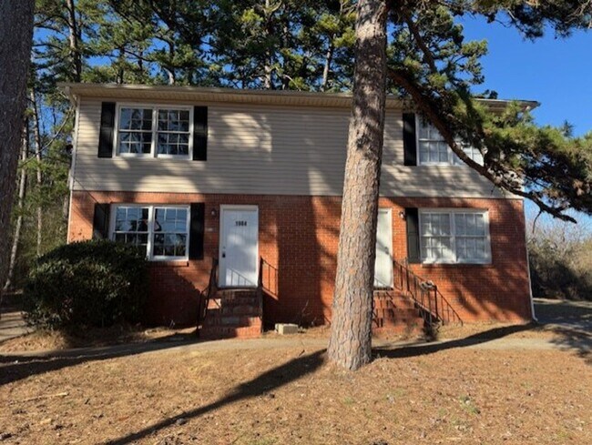 Foto del edificio - 1904 Lyle Dr