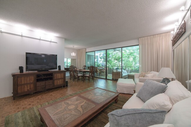 Foto del edificio - Fully furnished 2-bedroom, 2-bath Kahala B...