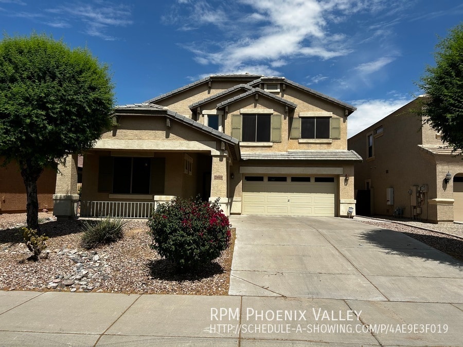 Primary Photo - Spacious 4x3 Goodyear home; Bed Downstairs...