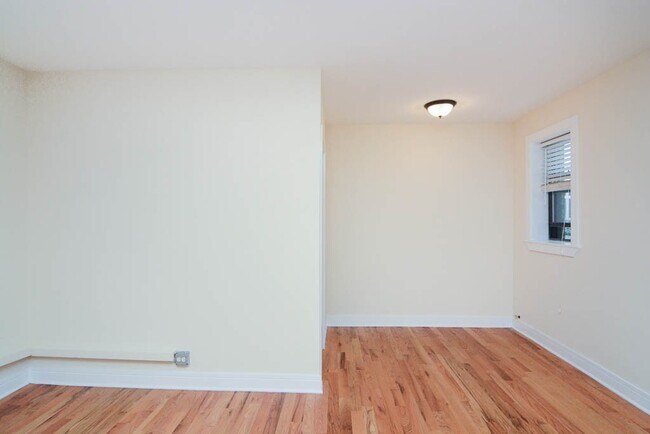 Foto del edificio - 4551 N Damen