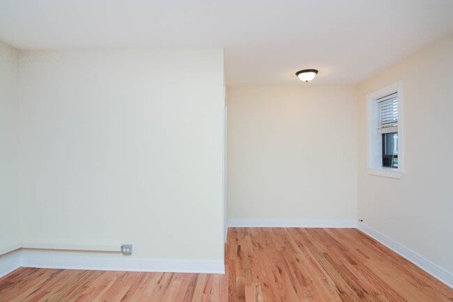 Building Photo - 4551 N Damen