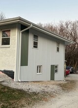 Building Photo - 815 N Pleasant St