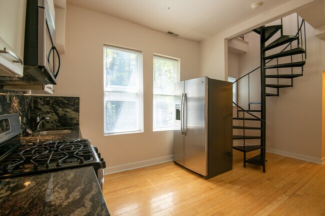 Building Photo - 1123 5th St NW