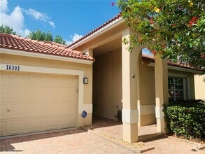 Building Photo - 16403 Sapphire Pl