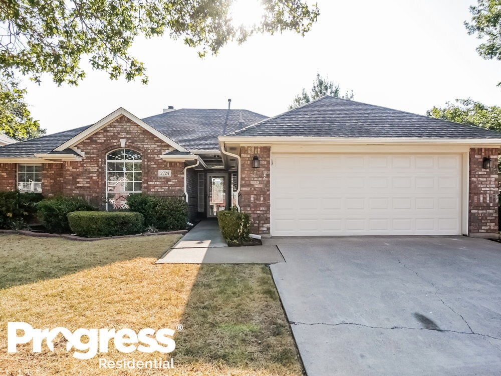 Primary Photo - 2724 Willow Creek Ct