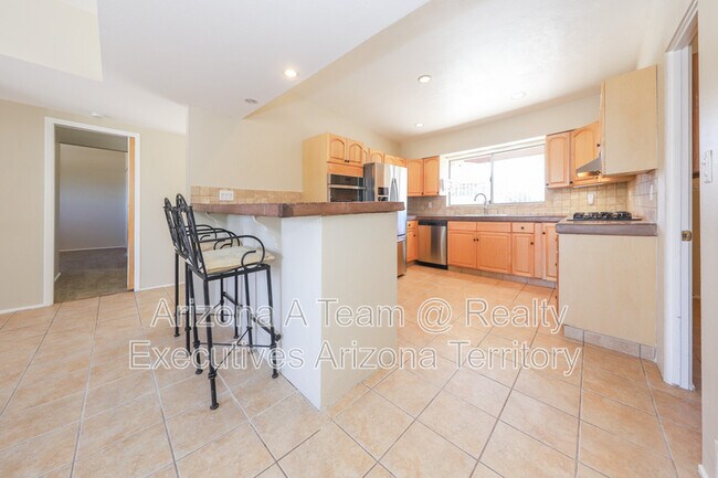 Foto del edificio - 7022 E 3rd St